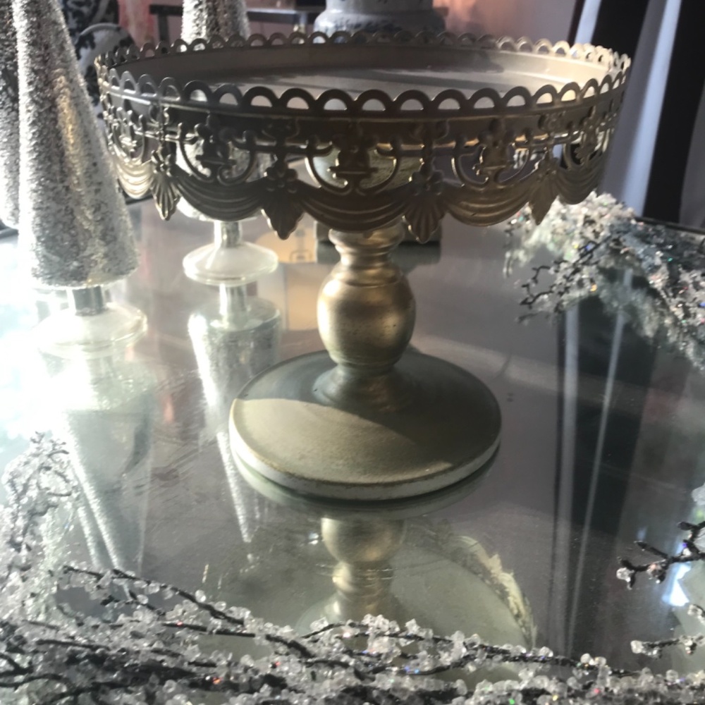 Pedestal - Picture 3 of 5